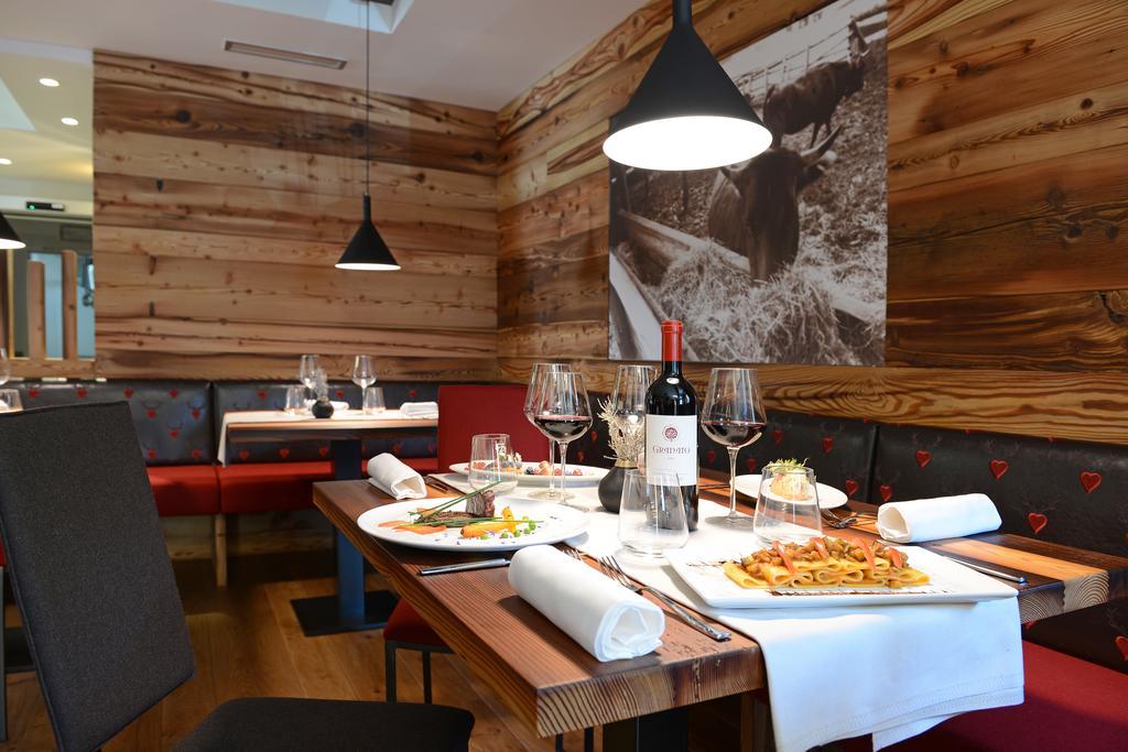 Dolomeet Boutique Hotel Pinzolo Extérieur photo